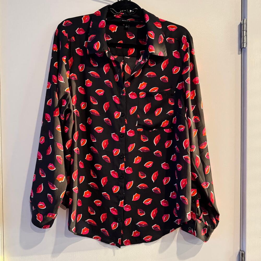 Torrid Lizzie Georgette Button-Up Top Black Lip Print Pocket Long Sleeve Sz 1X